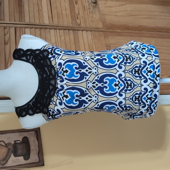 Maurices Tops - MAURICES Sleeveless Blue Print Top S Small